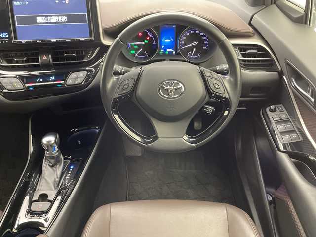 トヨタ Ｃ－ＨＲ G LEDエディション 宮崎県 2018(平30)年 3.6万km ホワイトパールクリスタルシャイン ワンオーナー/Toyota Safety Sense/〇プリクラシュセーフティ/〇レーンディパーチャーアラート/〇ブラインドスポットモニター/〇リアクロストラフィックアラート/〇オートマチックハイビーム/〇クリアランスソナー/〇レーダークルーズコントロール/純正9インチSDナビ/フルセグTV/CD/DVD/Bluetooth/バックカメラ/ハーフレザーシート/シートヒーター/ビルトインETC/LEDヘッドライト/純正18インチAW/純正ドライブレコーダー/スマートキー×２