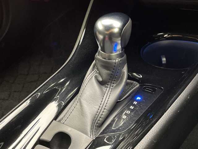 トヨタ Ｃ－ＨＲ G LEDエディション 宮崎県 2018(平30)年 3.6万km ホワイトパールクリスタルシャイン ワンオーナー/Toyota Safety Sense/〇プリクラシュセーフティ/〇レーンディパーチャーアラート/〇ブラインドスポットモニター/〇リアクロストラフィックアラート/〇オートマチックハイビーム/〇クリアランスソナー/〇レーダークルーズコントロール/純正9インチSDナビ/フルセグTV/CD/DVD/Bluetooth/バックカメラ/ハーフレザーシート/シートヒーター/ビルトインETC/LEDヘッドライト/純正18インチAW/純正ドライブレコーダー/スマートキー×２