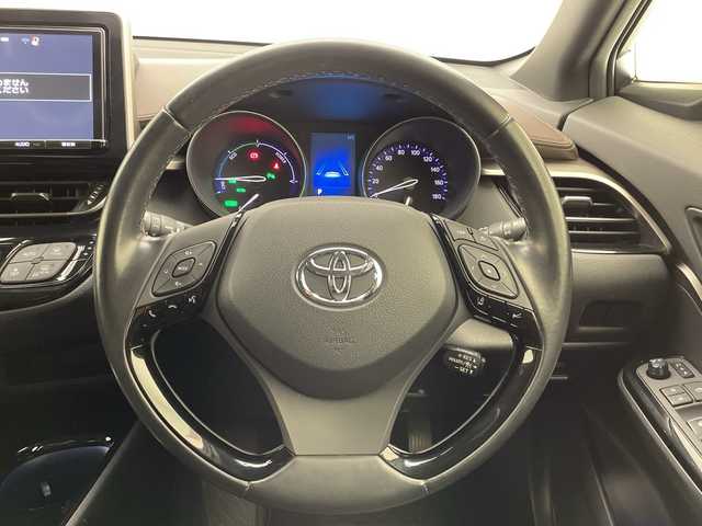 トヨタ Ｃ－ＨＲ G LEDエディション 宮崎県 2018(平30)年 3.6万km ホワイトパールクリスタルシャイン ワンオーナー/Toyota Safety Sense/〇プリクラシュセーフティ/〇レーンディパーチャーアラート/〇ブラインドスポットモニター/〇リアクロストラフィックアラート/〇オートマチックハイビーム/〇クリアランスソナー/〇レーダークルーズコントロール/純正9インチSDナビ/フルセグTV/CD/DVD/Bluetooth/バックカメラ/ハーフレザーシート/シートヒーター/ビルトインETC/LEDヘッドライト/純正18インチAW/純正ドライブレコーダー/スマートキー×２