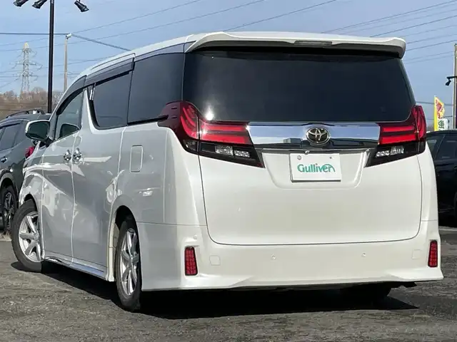 トヨタ アルファード SA Cパッケージ 道央・札幌 2017(平29)年 6万km ホワイトパールクリスタルシャイン ４WD/寒冷地仕様/ALPINE11インチナビ/CD/DVD/BT/フルセグ/ALPINE12.8インチフリップダウンモニター/横滑り防止装置/クルーズコントロール/クリアランスソナー/バックカメラ/ビルトインETC/ドライブレコーダー/アイドリングストップ/ワイパーデアイサー/ECOMODE/両側パワースライドドア/パワーバックドア/前席/２列目パワーシート/D席メモリーシート/前席シートヒーター/革巻きステアリング/ステアリングリモコン/ハンドルヒーター/AC100V/電動パーキング/ブレーキホールド/MTモード付AT/プッシュスタート/スマートキー/LEDヘッドライト/オートライト/オートハイビーム/フォグランプ/電動格納ミラー/ウィンカーミラー/社外フロアマット/ドアバイザー