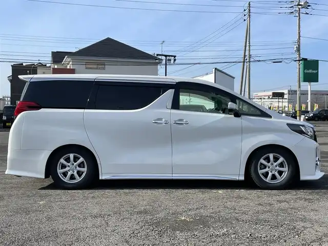 トヨタ アルファード SA Cパッケージ 道央・札幌 2017(平29)年 6万km ホワイトパールクリスタルシャイン ４WD/寒冷地仕様/ALPINE11インチナビ/CD/DVD/BT/フルセグ/ALPINE12.8インチフリップダウンモニター/横滑り防止装置/クルーズコントロール/クリアランスソナー/バックカメラ/ビルトインETC/ドライブレコーダー/アイドリングストップ/ワイパーデアイサー/ECOMODE/両側パワースライドドア/パワーバックドア/前席/２列目パワーシート/D席メモリーシート/前席シートヒーター/革巻きステアリング/ステアリングリモコン/ハンドルヒーター/AC100V/電動パーキング/ブレーキホールド/MTモード付AT/プッシュスタート/スマートキー/LEDヘッドライト/オートライト/オートハイビーム/フォグランプ/電動格納ミラー/ウィンカーミラー/社外フロアマット/ドアバイザー