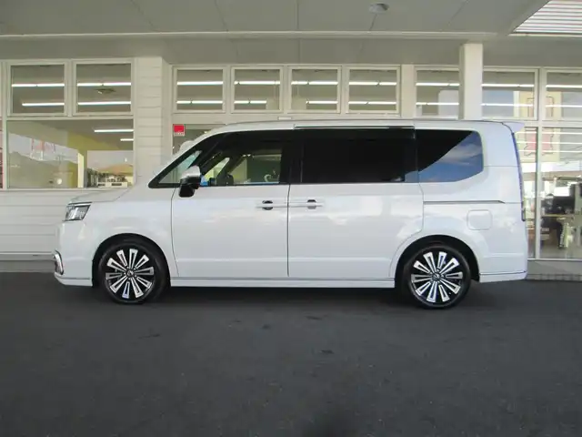 ホンダ ステップワゴン スパーダ eHEV プレミアムライン 千葉県 2023(令5)年 2.2万km プラチナホワイトパール ワンオーナー/純正11.4インチコネクトナビ、フルセグTV/全方位カメラ/オーディオ【SD/DVD/CD/BT/USB】/純正15.6インチフリップダウンモニター/純正DIATONE SOUNDシステム/ホンダセンシング/LEDヘッドライト&LEDフォグ/純正17インチアルミホイール/無限カバー付きウィンカーミラー/純正前後ドライブレコーダー/前席、２列目シートヒーター/フロント、リアコーナーセンサー/両側パワースライドドア/パワーバックドア/クルーズコントロール/ハーフレザーシート/前席&セカンドシートヒーター/スイッチ付き革巻きステアリング/LEDルームランプ/純正ETC2.0/純正ドライブレコーダー（前後）/スカッフイルミネーション/ディーラー点検記録簿(R6/R7)