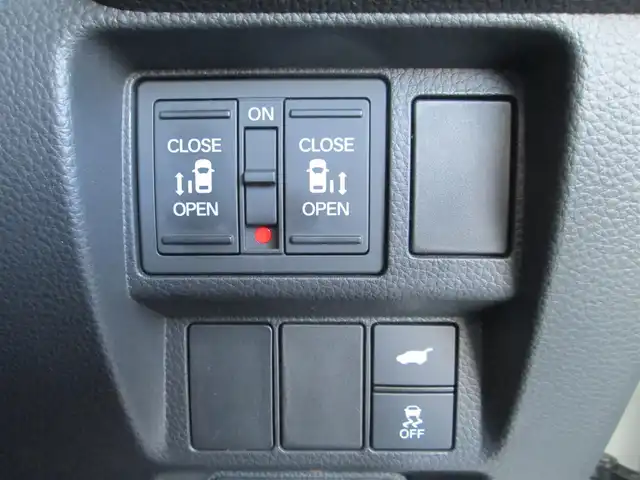 ホンダ ステップワゴン スパーダ eHEV プレミアムライン 千葉県 2023(令5)年 2.2万km プラチナホワイトパール ワンオーナー/純正11.4インチコネクトナビ、フルセグTV/全方位カメラ/オーディオ【SD/DVD/CD/BT/USB】/純正15.6インチフリップダウンモニター/純正DIATONE SOUNDシステム/ホンダセンシング/LEDヘッドライト&LEDフォグ/純正17インチアルミホイール/無限カバー付きウィンカーミラー/純正前後ドライブレコーダー/前席、２列目シートヒーター/フロント、リアコーナーセンサー/両側パワースライドドア/パワーバックドア/クルーズコントロール/ハーフレザーシート/前席&セカンドシートヒーター/スイッチ付き革巻きステアリング/LEDルームランプ/純正ETC2.0/純正ドライブレコーダー（前後）/スカッフイルミネーション/ディーラー点検記録簿(R6/R7)