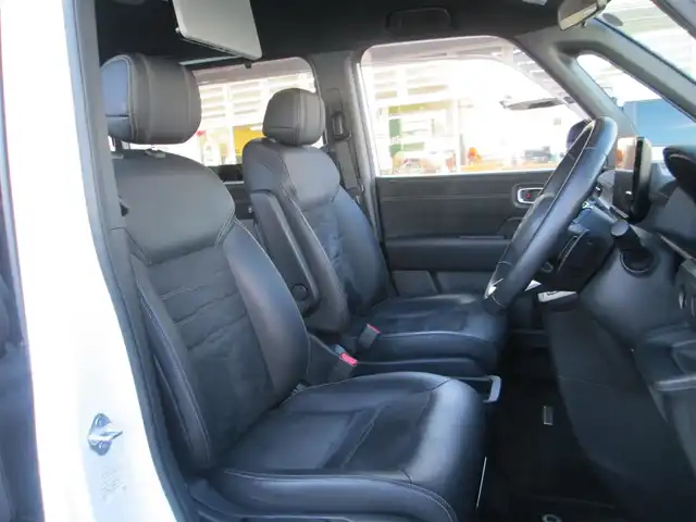 ホンダ ステップワゴン スパーダ eHEV プレミアムライン 千葉県 2023(令5)年 2.2万km プラチナホワイトパール ワンオーナー/純正11.4インチコネクトナビ、フルセグTV/全方位カメラ/オーディオ【SD/DVD/CD/BT/USB】/純正15.6インチフリップダウンモニター/純正DIATONE SOUNDシステム/ホンダセンシング/LEDヘッドライト&LEDフォグ/純正17インチアルミホイール/無限カバー付きウィンカーミラー/純正前後ドライブレコーダー/前席、２列目シートヒーター/フロント、リアコーナーセンサー/両側パワースライドドア/パワーバックドア/クルーズコントロール/ハーフレザーシート/前席&セカンドシートヒーター/スイッチ付き革巻きステアリング/LEDルームランプ/純正ETC2.0/純正ドライブレコーダー（前後）/スカッフイルミネーション/ディーラー点検記録簿(R6/R7)