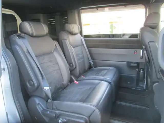 ホンダ ステップワゴン スパーダ eHEV プレミアムライン 千葉県 2023(令5)年 2.2万km プラチナホワイトパール ワンオーナー/純正11.4インチコネクトナビ、フルセグTV/全方位カメラ/オーディオ【SD/DVD/CD/BT/USB】/純正15.6インチフリップダウンモニター/純正DIATONE SOUNDシステム/ホンダセンシング/LEDヘッドライト&LEDフォグ/純正17インチアルミホイール/無限カバー付きウィンカーミラー/純正前後ドライブレコーダー/前席、２列目シートヒーター/フロント、リアコーナーセンサー/両側パワースライドドア/パワーバックドア/クルーズコントロール/ハーフレザーシート/前席&セカンドシートヒーター/スイッチ付き革巻きステアリング/LEDルームランプ/純正ETC2.0/純正ドライブレコーダー（前後）/スカッフイルミネーション/ディーラー点検記録簿(R6/R7)