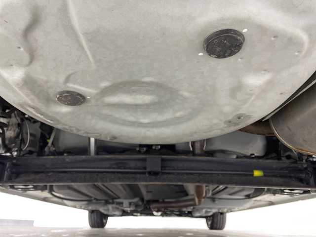 トヨタ シエンタ G 福岡県 2016(平28)年 4.8万km ホワイトパールクリスタルシャイン 社外メモリーナビゲーション/CD DVD BT/フルセグテレビ/バックカメラ/オートライト/オートハイビーム/LEDヘッドライト/革巻きステアリング/ステアリングスイッチ/ドライブレコーダー/純正15インチアルミホイール/ETC/フロアマット/ドアバイザー