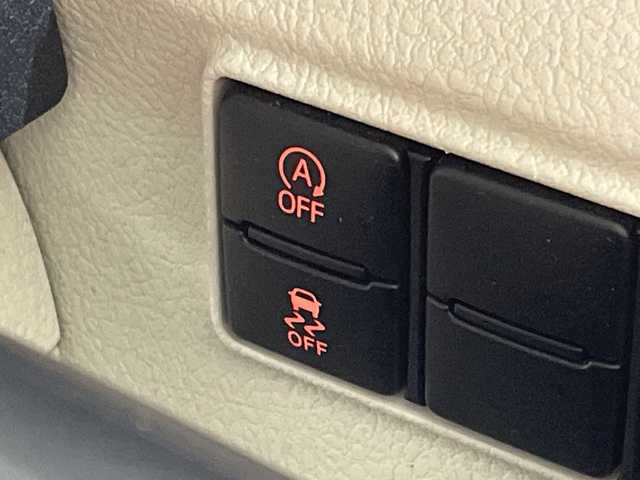 トヨタ シエンタ G 福岡県 2016(平28)年 4.8万km ホワイトパールクリスタルシャイン 社外メモリーナビゲーション/CD DVD BT/フルセグテレビ/バックカメラ/オートライト/オートハイビーム/LEDヘッドライト/革巻きステアリング/ステアリングスイッチ/ドライブレコーダー/純正15インチアルミホイール/ETC/フロアマット/ドアバイザー