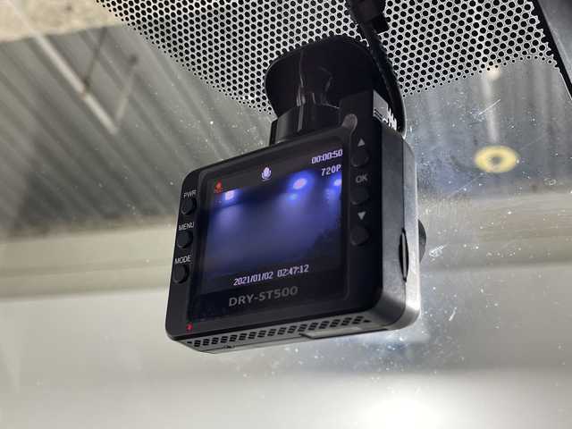 トヨタ シエンタ G 福岡県 2016(平28)年 4.8万km ホワイトパールクリスタルシャイン 社外メモリーナビゲーション/CD DVD BT/フルセグテレビ/バックカメラ/オートライト/オートハイビーム/LEDヘッドライト/革巻きステアリング/ステアリングスイッチ/ドライブレコーダー/純正15インチアルミホイール/ETC/フロアマット/ドアバイザー