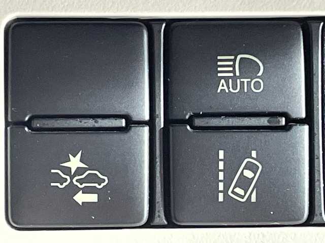 トヨタ シエンタ G 福岡県 2016(平28)年 4.8万km ホワイトパールクリスタルシャイン 社外メモリーナビゲーション/CD DVD BT/フルセグテレビ/バックカメラ/オートライト/オートハイビーム/LEDヘッドライト/革巻きステアリング/ステアリングスイッチ/ドライブレコーダー/純正15インチアルミホイール/ETC/フロアマット/ドアバイザー