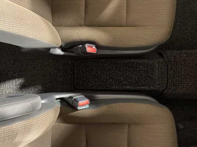 トヨタ シエンタ G 福岡県 2016(平28)年 4.8万km ホワイトパールクリスタルシャイン 社外メモリーナビゲーション/CD DVD BT/フルセグテレビ/バックカメラ/オートライト/オートハイビーム/LEDヘッドライト/革巻きステアリング/ステアリングスイッチ/ドライブレコーダー/純正15インチアルミホイール/ETC/フロアマット/ドアバイザー