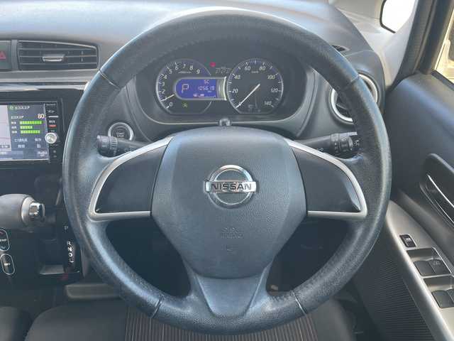 日産 デイズ HWS X Vセレ +SeftyⅡ 道央・札幌 2015(平27)年 10.6万km ブラック ４WD/純正ディーラーOPナビ/CD/DVD/BT/フルセグ/衝突被害軽減ブレーキ/横滑り防止装置/マルチアラウンド/ETC/ドライブレコーダー/アイドリングストップ/D席シートヒーター/プッシュスタート/スマートキー/HIDヘッドライト/フォグランプ/電動格納ミラー/ウィンカーミラー/純正フロアマット/ドアバイザー/純正エンジンスターター