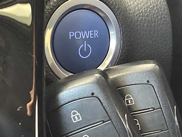 トヨタ アクア G 群馬県 2022(令4)年 2.4万km クリアベージュメタリック 純正８型ナビ　全周囲カメラ　パーキングアシスト　ビルトインＥＴＣ２．０　ドラレコ　衝突被害軽減ブレーキ　レーンアシスト　オートマチックハイビーム　ＬＥＤヘッドライト　クリアランスソナー　禁煙車