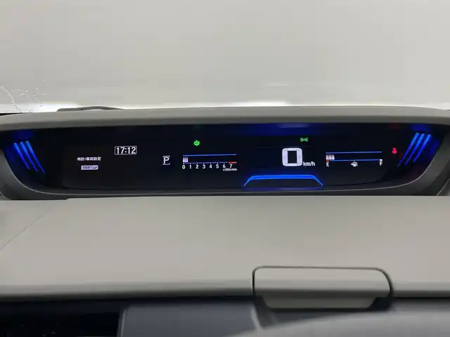 ホンダ フリード G ホンダセンシング 埼玉県 2018(平30)年 3.6万km フォレストグリーンパール 純正オーディオ　バックカメラ　衝突被害軽減装置　レーンキープアシスト　Ｂｌｕｅｔｏｏｔｈ　ＥＴＣ　両側パワースライドドア　ＬＥＤオートライト　スマートキー　ステアリングスイッチ　プッシュスタート
