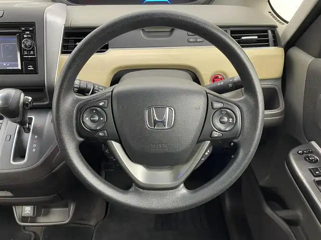 ホンダ フリード G ホンダセンシング 埼玉県 2018(平30)年 3.6万km フォレストグリーンパール 純正オーディオ　バックカメラ　衝突被害軽減装置　レーンキープアシスト　Ｂｌｕｅｔｏｏｔｈ　ＥＴＣ　両側パワースライドドア　ＬＥＤオートライト　スマートキー　ステアリングスイッチ　プッシュスタート