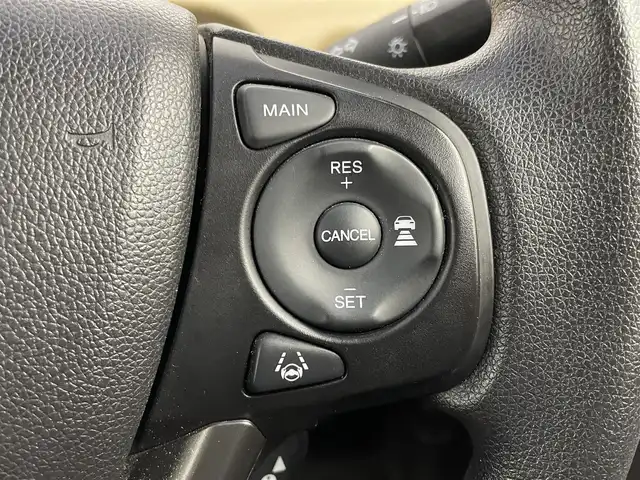 ホンダ フリード G ホンダセンシング 埼玉県 2018(平30)年 3.6万km フォレストグリーンパール 純正オーディオ　バックカメラ　衝突被害軽減装置　レーンキープアシスト　Ｂｌｕｅｔｏｏｔｈ　ＥＴＣ　両側パワースライドドア　ＬＥＤオートライト　スマートキー　ステアリングスイッチ　プッシュスタート