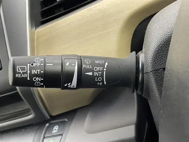 ホンダ フリード G ホンダセンシング 埼玉県 2018(平30)年 3.6万km フォレストグリーンパール 純正オーディオ　バックカメラ　衝突被害軽減装置　レーンキープアシスト　Ｂｌｕｅｔｏｏｔｈ　ＥＴＣ　両側パワースライドドア　ＬＥＤオートライト　スマートキー　ステアリングスイッチ　プッシュスタート