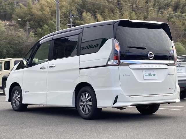 日産 セレナ e－パワー ハイウェイスター V 佐賀県 2018(平30)年 5.3万km ブリリアントホワイトパール 2トーン 純正9インチナビ/フルセグTV/アラウンドビューモニター/プロパイロット/両側パワースライドドア/ハンズフリーパワースライドドア/エマージェンシーブレーキ/LDW/インテリジェントルームミラー/ETC/シートヒーター/ステアリングヒーター/パーキングアシスト/電動パーキングブレーキ/オートブレーキホールド/ドライブレコーダー/ステアリングスイッチ/インテリジェントキー/プッシュスタート/LEDヘッドライト/フォグライト/純正アルミホイール