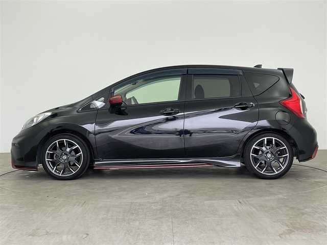 日産 ノート ニスモS 大分県 2015(平27)年 4.9万km スーパーブラック 純正SDナビ　/（フルセグ/CD/DVD/Bluetooth）/5速マニュアル　/バックカメラ　/ETC/前後ドライブレコーダー/専用シート/プッシュスタート/スマートキー/電動格納ミラー/純正アルミホイール/保証書/取扱説明書/スペアキー