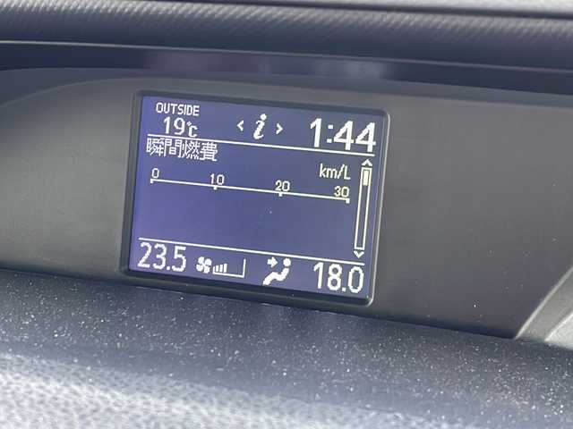 トヨタ ヴォクシー ZS 新潟県 2014(平26)年 3.9万km ブラッキッシュアゲハガラスフレーク 4WD/純正9インチSDナビ(NSZT-Y62G)/CD/DVD/BT/フルセグテレビ/フリップダウンモニター/バックカメラ/ETC/両側パワースライドドア/ステアリングスイッチ/MTモード付きAT/スマートキー/プッシュスタート/LEDヘッドライト/オートライト/フォグランプ/純正16インチアルミホイール