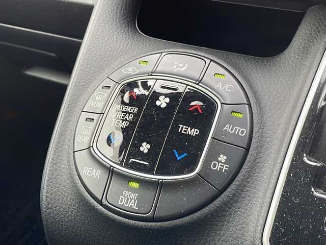 トヨタ ヴォクシー ZS 新潟県 2014(平26)年 3.9万km ブラッキッシュアゲハガラスフレーク 4WD/純正9インチSDナビ(NSZT-Y62G)/CD/DVD/BT/フルセグテレビ/フリップダウンモニター/バックカメラ/ETC/両側パワースライドドア/ステアリングスイッチ/MTモード付きAT/スマートキー/プッシュスタート/LEDヘッドライト/オートライト/フォグランプ/純正16インチアルミホイール