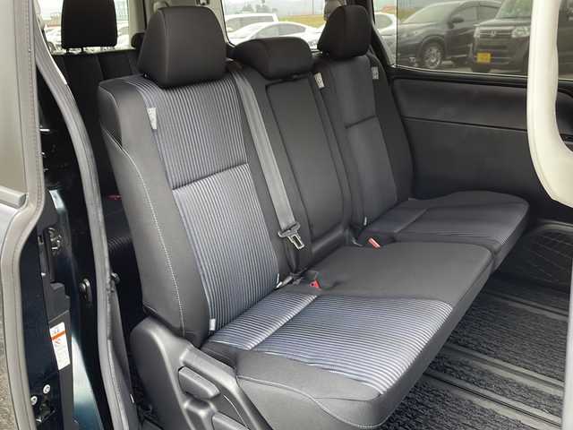 トヨタ ヴォクシー ZS 新潟県 2014(平26)年 3.9万km ブラッキッシュアゲハガラスフレーク 4WD/純正9インチSDナビ(NSZT-Y62G)/CD/DVD/BT/フルセグテレビ/フリップダウンモニター/バックカメラ/ETC/両側パワースライドドア/ステアリングスイッチ/MTモード付きAT/スマートキー/プッシュスタート/LEDヘッドライト/オートライト/フォグランプ/純正16インチアルミホイール
