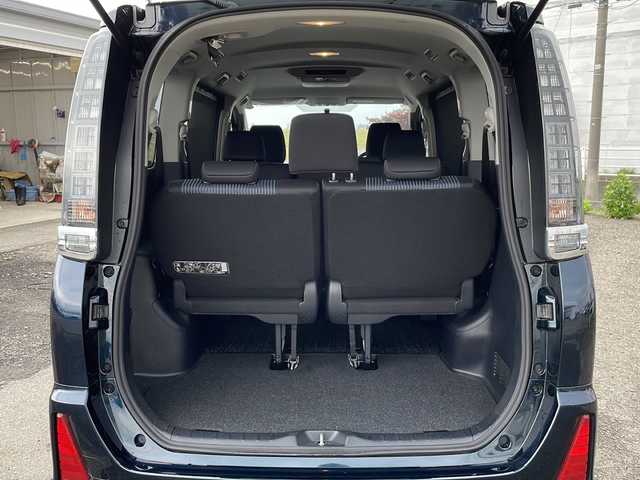 トヨタ ヴォクシー ZS 新潟県 2014(平26)年 3.9万km ブラッキッシュアゲハガラスフレーク 4WD/純正9インチSDナビ(NSZT-Y62G)/CD/DVD/BT/フルセグテレビ/フリップダウンモニター/バックカメラ/ETC/両側パワースライドドア/ステアリングスイッチ/MTモード付きAT/スマートキー/プッシュスタート/LEDヘッドライト/オートライト/フォグランプ/純正16インチアルミホイール
