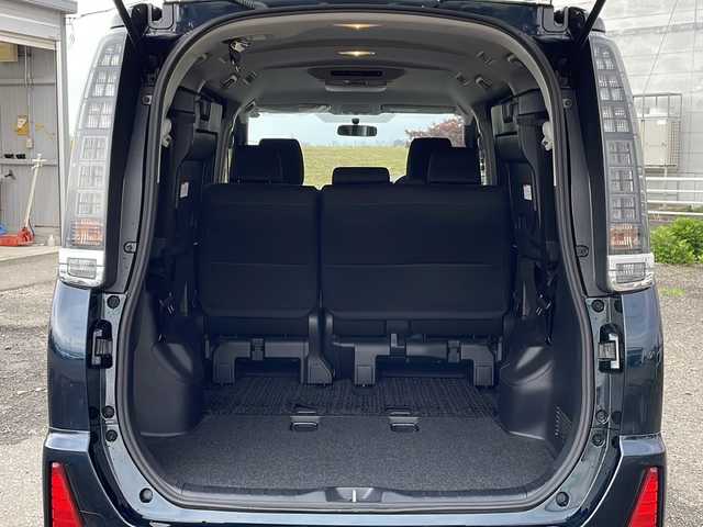 トヨタ ヴォクシー ZS 新潟県 2014(平26)年 3.9万km ブラッキッシュアゲハガラスフレーク 4WD/純正9インチSDナビ(NSZT-Y62G)/CD/DVD/BT/フルセグテレビ/フリップダウンモニター/バックカメラ/ETC/両側パワースライドドア/ステアリングスイッチ/MTモード付きAT/スマートキー/プッシュスタート/LEDヘッドライト/オートライト/フォグランプ/純正16インチアルミホイール