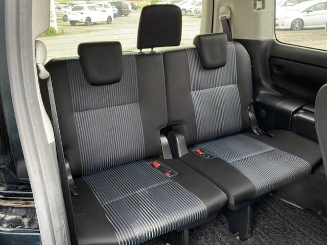 トヨタ ヴォクシー ZS 新潟県 2014(平26)年 3.9万km ブラッキッシュアゲハガラスフレーク 4WD/純正9インチSDナビ(NSZT-Y62G)/CD/DVD/BT/フルセグテレビ/フリップダウンモニター/バックカメラ/ETC/両側パワースライドドア/ステアリングスイッチ/MTモード付きAT/スマートキー/プッシュスタート/LEDヘッドライト/オートライト/フォグランプ/純正16インチアルミホイール