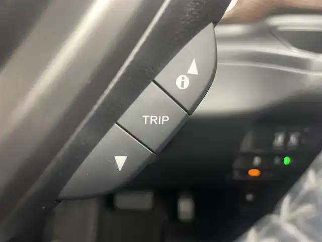 ホンダ フリード クロスター ホンダセンシング 茨城県 2020(令2)年 7.2万km クリスタルブラックパール 社外ナビ/バックカメラ/フルセグ/衝突被害軽減ブレーキ/車線逸脱抑制装置/レーダークルーズコントロール/ソナー/両側電動スライドドア/ETC/純正15インチAW/LEDヘッドライト/スマートキー