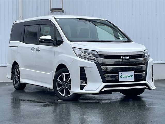 トヨタ ノア Si ダブルバイビーⅢ 三重県 2021(令3)年 1.7万km ホワイトパールクリスタルシャイン 純正9型ナビ/バックカメラ/純正ビルトインETC/クルーズコントロール/純正12.1型後席モニター/USB給電ポート/社外前後ドライブレコーダー/スペアキー/オートライト/LEDヘッドライト/フォグライト/禁煙車/電動格納ミラー/取扱説明書