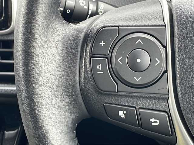 トヨタ ノア Si ダブルバイビーⅢ 三重県 2021(令3)年 1.7万km ホワイトパールクリスタルシャイン 純正9型ナビ/バックカメラ/純正ビルトインETC/クルーズコントロール/純正12.1型後席モニター/USB給電ポート/社外前後ドライブレコーダー/スペアキー/オートライト/LEDヘッドライト/フォグライト/禁煙車/電動格納ミラー/取扱説明書