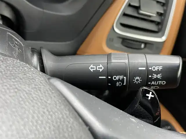 ホンダ ヴェゼル ハイブリッド Z ホンダセンシング 熊本県 2016(平28)年 5.1万km クリスタルブラックパール 純正ナビVXM-165VFi（ＣＤ・ＤＶＤ・フルセグ・ＢＴ）/バックカメラ　/アルパインフリップダウンモニター　/ビルトインＥＴＣ　/前席シートヒーター　/ホンダセンシング/・衝突軽減ブレーキ　/・レーンキープアシスト/・標識認識システム/・路外逸脱制御機能/・アダブティブクルーズコントロール/・先行車発進お知らせ/横滑り防止/パドルシフト/ハーフレザーシート/純正フロアマット/純正１７インチAW/オートライト/LEDヘッドライト/スマートキー/プッシュスタート