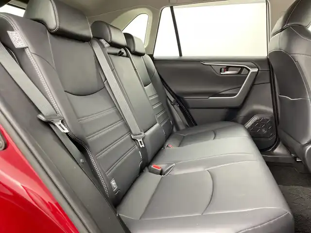 トヨタ ＲＡＶ４ G 新潟県 2019(令1)年 2.1万km センシュアルレッドマイカ 禁煙車/4WD/純正９インチメモリナビ/フルセグ/　CD/SD/Bluetooth/NSZT-Y68T/黒革シート/前席シートヒーター/運転席パワーシート/スマートキー/ETC/パワーバックドア/ステアリングヒーター/レーダークルーズコントロール/衝突被害軽減ブレーキ/ドライブレコーダー/LEDヘッドライト/オートライト/オートハイビーム/純正アルミ付きノーマルタイヤ/　（積み込み８mm）