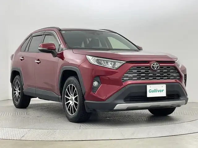 トヨタ ＲＡＶ４ G 新潟県 2019(令1)年 2.1万km センシュアルレッドマイカ 禁煙車/4WD/純正９インチメモリナビ/フルセグ/　CD/SD/Bluetooth/NSZT-Y68T/黒革シート/前席シートヒーター/運転席パワーシート/スマートキー/ETC/パワーバックドア/ステアリングヒーター/レーダークルーズコントロール/衝突被害軽減ブレーキ/ドライブレコーダー/LEDヘッドライト/オートライト/オートハイビーム/純正アルミ付きノーマルタイヤ/　（積み込み８mm）