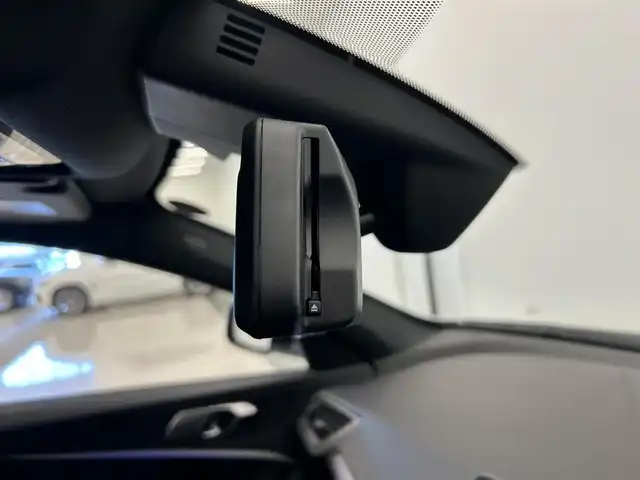 ＢＭＷ １１８ｄ 岡山県 2020(令2)年 3.9万km アルピンホワイトⅢ 純正ナビ　/バックカメラ　/ハーフレザーシート　/ブラインドスポットモニター/ワイヤレスチャージ　/クルーズコントロール/コーナーセンサー/ＡＵＴＯＨＯＬＤ　/横滑り防止装置　/衝突軽減ブレーキ　/車線逸脱警報　/オートライト/オートワイパー　/アイドリングストップ　/パワーシート/LEDヘッドライト
