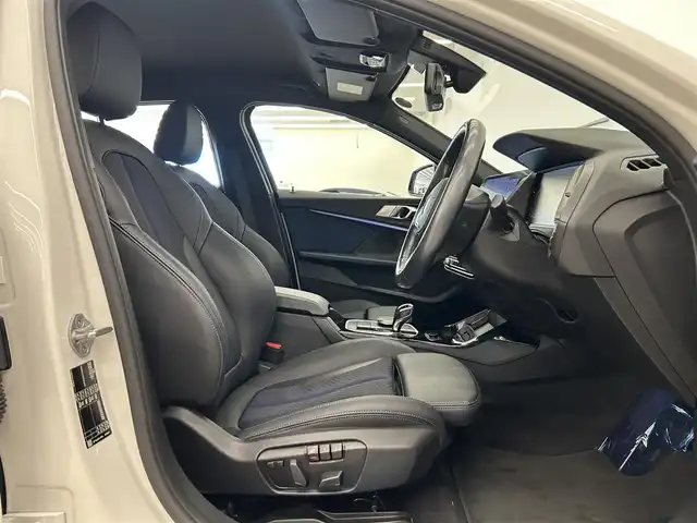 ＢＭＷ １１８ｄ 岡山県 2020(令2)年 3.9万km アルピンホワイトⅢ 純正ナビ　/バックカメラ　/ハーフレザーシート　/ブラインドスポットモニター/ワイヤレスチャージ　/クルーズコントロール/コーナーセンサー/ＡＵＴＯＨＯＬＤ　/横滑り防止装置　/衝突軽減ブレーキ　/車線逸脱警報　/オートライト/オートワイパー　/アイドリングストップ　/パワーシート/LEDヘッドライト
