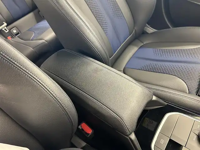 ＢＭＷ １１８ｄ 岡山県 2020(令2)年 3.9万km アルピンホワイトⅢ 純正ナビ　/バックカメラ　/ハーフレザーシート　/ブラインドスポットモニター/ワイヤレスチャージ　/クルーズコントロール/コーナーセンサー/ＡＵＴＯＨＯＬＤ　/横滑り防止装置　/衝突軽減ブレーキ　/車線逸脱警報　/オートライト/オートワイパー　/アイドリングストップ　/パワーシート/LEDヘッドライト