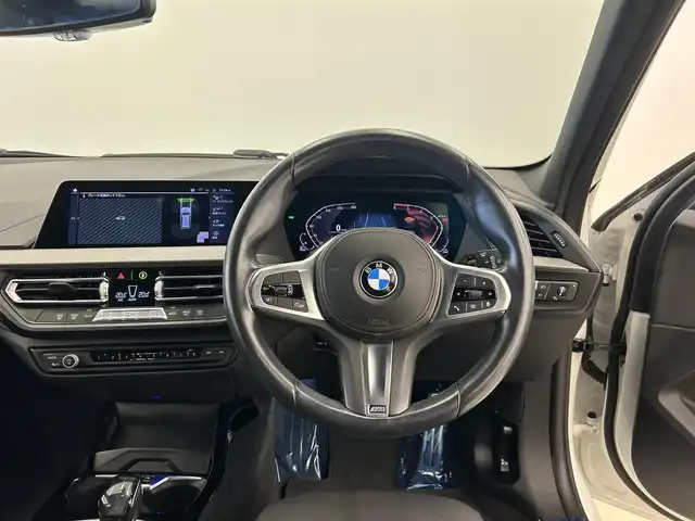 ＢＭＷ １１８ｄ 岡山県 2020(令2)年 3.9万km アルピンホワイトⅢ 純正ナビ　/バックカメラ　/ハーフレザーシート　/ブラインドスポットモニター/ワイヤレスチャージ　/クルーズコントロール/コーナーセンサー/ＡＵＴＯＨＯＬＤ　/横滑り防止装置　/衝突軽減ブレーキ　/車線逸脱警報　/オートライト/オートワイパー　/アイドリングストップ　/パワーシート/LEDヘッドライト