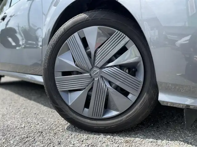 日産 ノート X 東京都 2022(令4)年 1.7万km ダークメタルグレー 純正ナビ/・Bluetoothオーディオ/フルセグTV/HDMI/インテリジェントアラウンドビューモニター/インテリジェントルームミラー/プロパイロット/LEDヘッドランプ/・アダプティブLEDヘッドライトシステム/ETC/純正ドライブレコーダー（前方）/取扱説明書/保証書/スペアキー1本