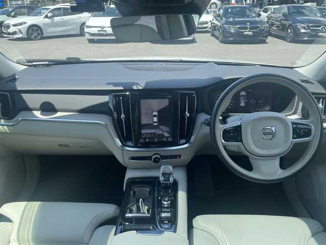 ボルボ Ｓ６０ T6 ツインEG AWD インスクリプション 滋賀県 2020(令2)年 4.4万km クリスタルホワイトP 電動パノラマサンルーフ/ヘッドアップディスプレイ/ホワイトレザーシート/・前席メモリ付きパワーシート/・全席シートヒーター/・前席シートベンチレーション/インテリセーフ/・ACC/・BLIS/・LKA/・CTA/純正HDDナビ/（BT/地デジ/CarPlay）/harman/kardonサウンド/360°カメラ/純正LEDヘッドライト/純正19インチAW/保証書