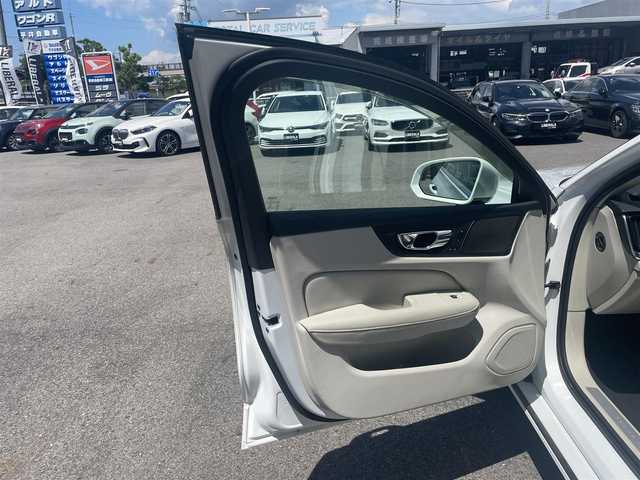 ボルボ Ｓ６０ T6 ツインEG AWD インスクリプション 滋賀県 2020(令2)年 4.4万km クリスタルホワイトP 電動パノラマサンルーフ/ヘッドアップディスプレイ/ホワイトレザーシート/・前席メモリ付きパワーシート/・全席シートヒーター/・前席シートベンチレーション/インテリセーフ/・ACC/・BLIS/・LKA/・CTA/純正HDDナビ/（BT/地デジ/CarPlay）/harman/kardonサウンド/360°カメラ/純正LEDヘッドライト/純正19インチAW/保証書