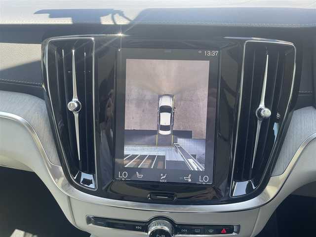 ボルボ Ｓ６０ T6 ツインEG AWD インスクリプション 滋賀県 2020(令2)年 4.4万km クリスタルホワイトP 電動パノラマサンルーフ/ヘッドアップディスプレイ/ホワイトレザーシート/・前席メモリ付きパワーシート/・全席シートヒーター/・前席シートベンチレーション/インテリセーフ/・ACC/・BLIS/・LKA/・CTA/純正HDDナビ/（BT/地デジ/CarPlay）/harman/kardonサウンド/360°カメラ/純正LEDヘッドライト/純正19インチAW/保証書
