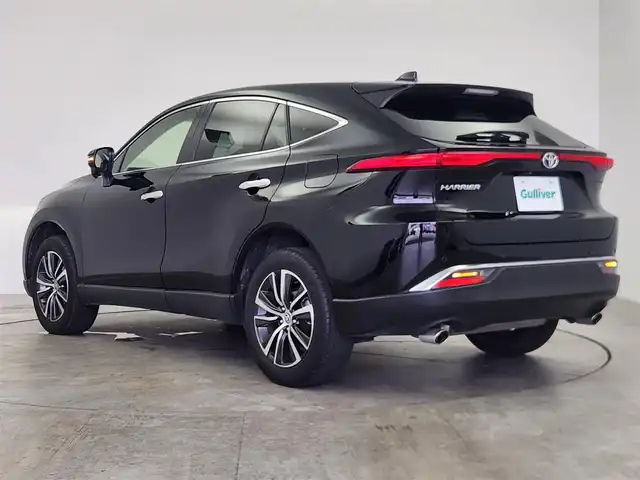 トヨタ ハリアー G 愛知県 2022(令4)年 3.2万km ブラック トヨタセーフティーセンス　/　・プリクラッシュセーフティ/　・レーントレーシングアシスト/　・レーンディパーチャーアラート/　・レーダークルーズコントロール/　・アダプティブハイビームシステム/　・ロードサインアシスト/　・ドライバー異常時対応システム/　・プロアクティブドライビングアシスト/　・発進遅れ告知機能/デジタルインナーミラー/純正ナビ/（BT/USB/AUX）/バックカメラ/ETC/ドライブレコーダー/電動リアゲード/パワーシート/ハーフレザー/MTモード付AT/純正AW/純正LEDライト/スマートキー/エンジンスタート/電動格納ミラー/ナノイー