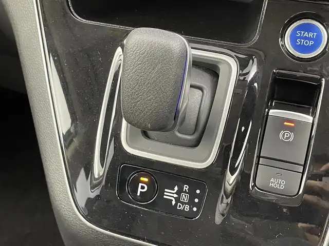 日産 セレナ e－パワー ハイウェイスター V 福井県 2020(令2)年 3.4万km ダイヤモンドブラック 純正ナビ/ＣＤ／ＤＶＤ／ＢＴ／ＨＤＭＩ／フルセグＴＶ/プロパイロット/全方位カメラ/両側パワースライドドア/ブラインドスポットモニター/ＨＯＬＤ付き電子パーキング/ハンズフリーオートスライドドア