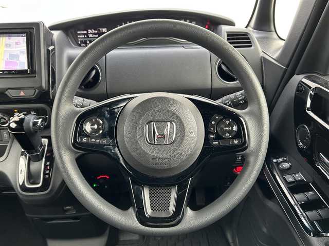 ホンダ Ｎ ＢＯＸ カスタム L 新潟県 2023(令5)年 2.8万km クリスタルブラックパール ワンオーナー/４WD/衝突軽減/社外ナビ/(AM/FM/CD/DVD/BT/フルセグ)/バックカメラ/ETC/アダプティブクルーズコントロール/コーナーセンサー/片側パワースライドドア/シートヒーター/AUTOライト/LEDヘッドライト/横滑り防止/プッシュスタート/スマートキー