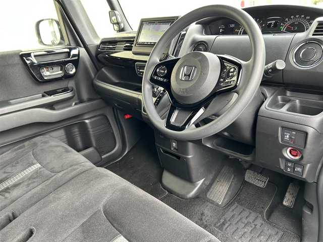 ホンダ Ｎ ＢＯＸ カスタム L 新潟県 2023(令5)年 2.8万km クリスタルブラックパール ワンオーナー/４WD/衝突軽減/社外ナビ/(AM/FM/CD/DVD/BT/フルセグ)/バックカメラ/ETC/アダプティブクルーズコントロール/コーナーセンサー/片側パワースライドドア/シートヒーター/AUTOライト/LEDヘッドライト/横滑り防止/プッシュスタート/スマートキー