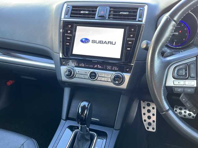 スバル アウトバック リミテッド 青森県 2015(平27)年 9.4万km クリスタルホワイトP 4WD/純正8インチナビ・フルセグTV/CD・DVD・Bluetooth・SD/バックカメラ/黒レザーシート/前席パワーシート/前後席シートヒーター/パワーバックドア/アイサイトver.3/アドバンスドセイフティパッケージ/衝突軽減ブレーキ/追従クルーズコントロール/アクティブレーンキープ/ハイビームアシスト/ブラインドスポットモニター/純正前方ドライブレコーダー/サイド・カーテンエアバッグ/ビルトインETC/パドルシフト/LEDヘッドライト/フォグランプ/リアフォグランプ/純正18インチアルミ/ルーフレール
