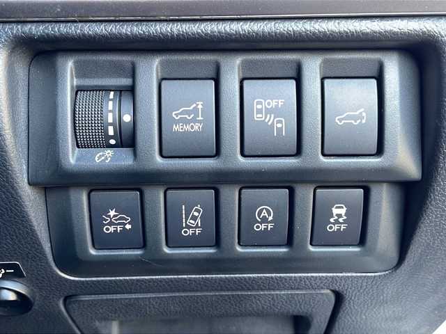 スバル アウトバック リミテッド 青森県 2015(平27)年 9.4万km クリスタルホワイトP 4WD/純正8インチナビ・フルセグTV/CD・DVD・Bluetooth・SD/バックカメラ/黒レザーシート/前席パワーシート/前後席シートヒーター/パワーバックドア/アイサイトver.3/アドバンスドセイフティパッケージ/衝突軽減ブレーキ/追従クルーズコントロール/アクティブレーンキープ/ハイビームアシスト/ブラインドスポットモニター/純正前方ドライブレコーダー/サイド・カーテンエアバッグ/ビルトインETC/パドルシフト/LEDヘッドライト/フォグランプ/リアフォグランプ/純正18インチアルミ/ルーフレール