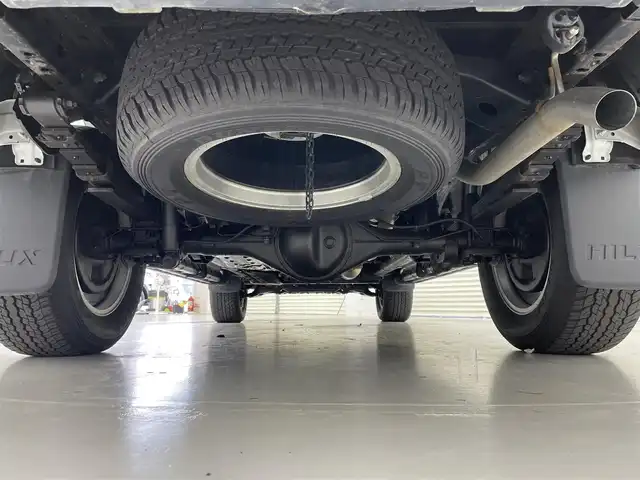 トヨタ ハイラックス Z GRスポーツ 茨城県 2023(令5)年 1.2万km スーパーホワイトⅡ 純正8型DAナビ/全周囲カメラ/社外フルセグ/ハードトノカバー/ベッドライナー/衝突被害軽減ブレーキ/車線逸脱抑制装置/レーダークルーズコントロール/クリアランスソナー/ETC/純正18インチAW/LEDヘッドライト/スマートキー