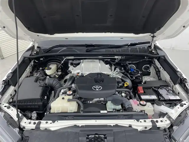 トヨタ ハイラックス Z GRスポーツ 茨城県 2023(令5)年 1.2万km スーパーホワイトⅡ 純正8型DAナビ/全周囲カメラ/社外フルセグ/ハードトノカバー/ベッドライナー/衝突被害軽減ブレーキ/車線逸脱抑制装置/レーダークルーズコントロール/クリアランスソナー/ETC/純正18インチAW/LEDヘッドライト/スマートキー